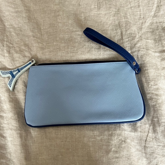 GUESS Factory Logo Travel Pouch - Picture 2 of 3